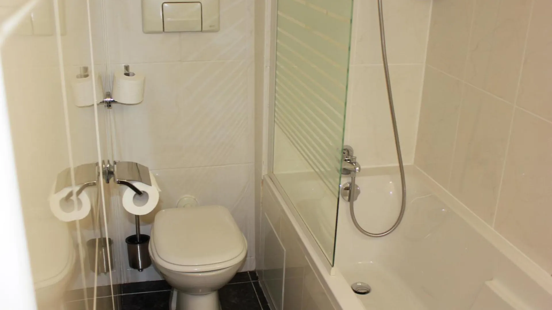 Hotel Imperial Paris 3*,  Frankreich